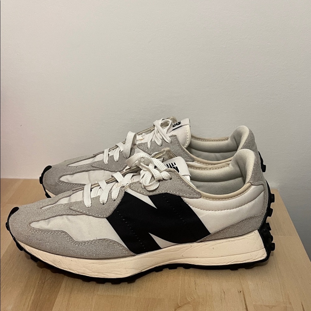 New Balance 327 Men's Gray and Black Sneakers